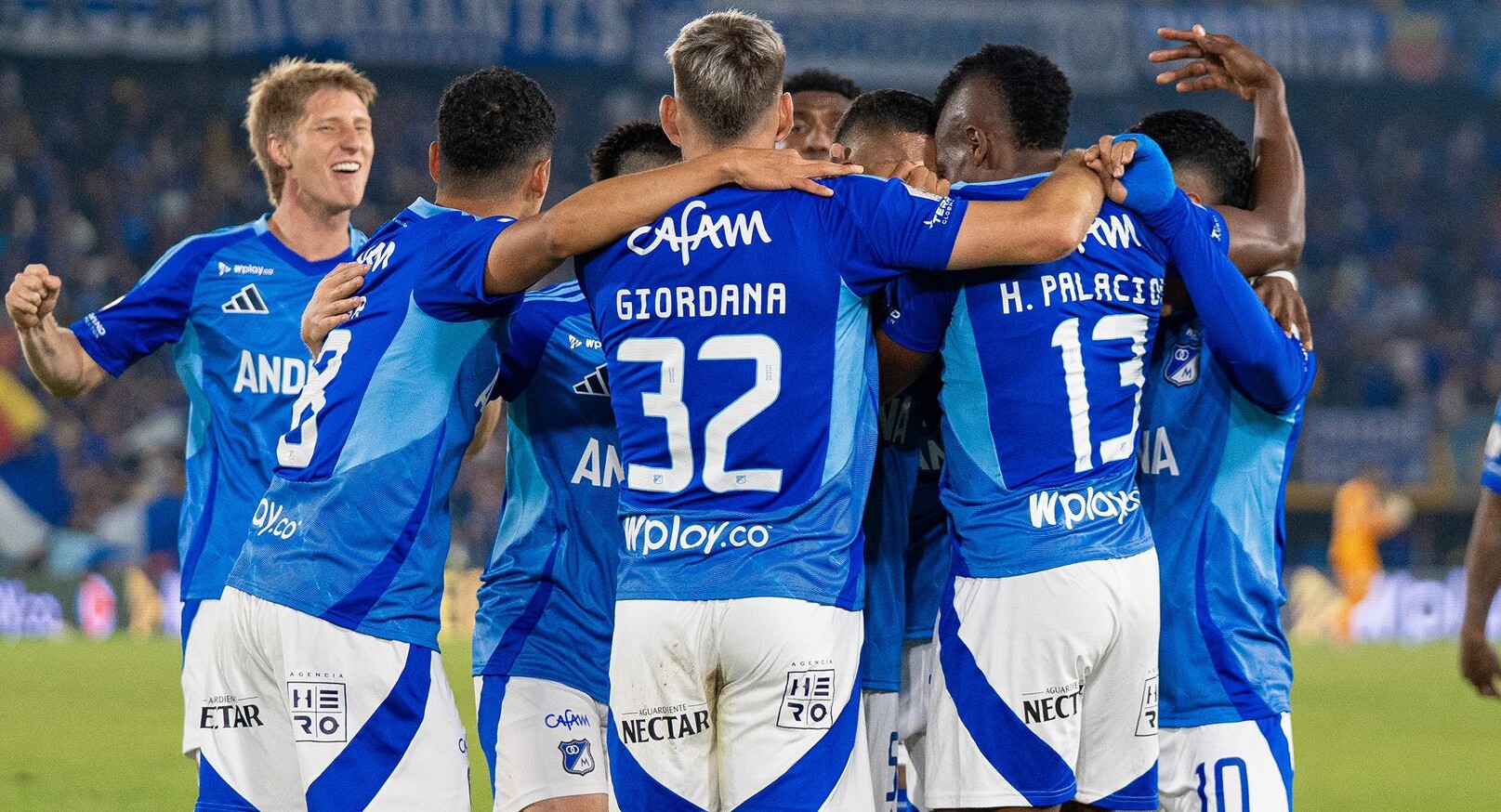 Jugadores de Millonarios FC, celebran gol ante Envigado| FOTO: @MillosFCoficial